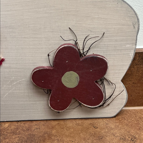 Decorative wood flower and wood rabbit. - Picture 5 of 11